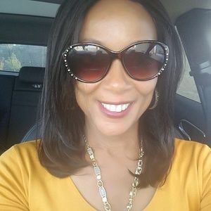 Meet your Posher, Sonya